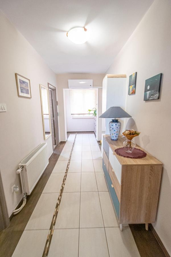 Two-Bedroom Apartment In Crikvenica Xcvii Extérieur photo